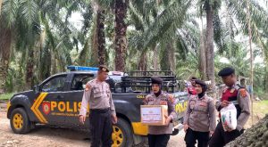 Bagi-bagi Bansos, Kapolres Aceh Utara Sasar Masyarakat Kurang Mampu