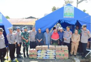 Polres Gayo Lues Bagikan Sembako Kepada Korban Kebakaran Bener Baru