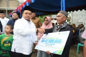 Silaturrahmi Dengan Masyarakat Arse, Bupati Dolly Disambut Antusias