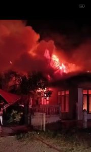 Diduga Korsleting Listrik, Satu Unit Rumah Terbakar Saat Sahur