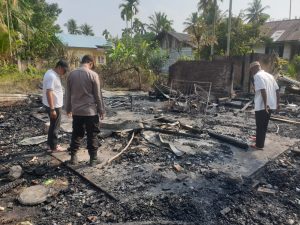 Berawal Dari Bakar Sampah, Rumah Nek Ti Azwah Ludes Terbakar