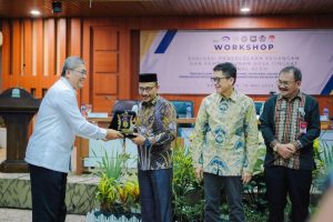 Haji Uma Jadi Pemateri Workshop Evaluasi Tata Kelola Keuangan dan Pembangunan Desa di Aceh