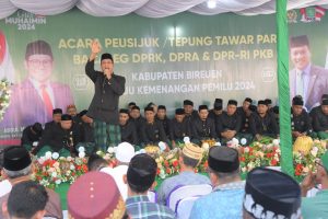 Puluhan Bacaleg PKB di Bireuen Dipeusijuek Ulama Kharismatik Aceh