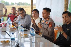 Perkuat Ketahanan Pangan, Kapolres Bersama Kadistanpang dan Kadis KP Pidie Beri Arahan Kepada Kelompok Tani Sp.Tiga