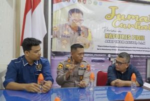 Keakraban Bersama Wartawan Bertajuk “Jum’at Curhat” Kapolres Pidie
