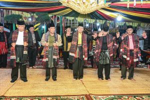 LESTARIKAN ADAT BUDAYA DAN CERMINKAN KEBERSAMAAN DALAM ACARA PERNIKAHAN PUTRI WALIKOTA