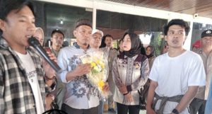 Kasus Pungli P3K Disdik Padang Sidempuan JBM Tabagsel Serahkan Bunga Duka Kepada Anggota DPRD
