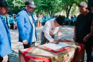 Drs. Asra : Mahasiswa Harus Memberikan Dampak Positif Bagi Masyarakat