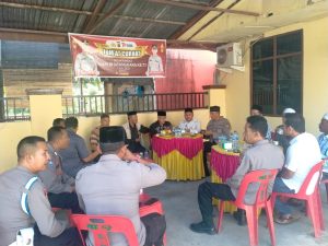 Lakukan Pendekatan Humanis, Kapolsek Baktiya Gelar Jum’at Curhat