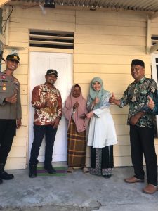 Pj Ketua TP-PKK Pidie, Ny. Hj. Suaidah Sulaiman Resmikan Rumah Nek Nurmi Padang Tiji