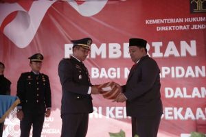 Wakili Pj Bupati, Sekda Aceh Besar Serahkan Remisi Kepada 228 Napi Rutan Jantho