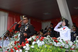 Kapolres Aceh Besar Jadi Irup Penurunan Bendera HUT ke-78 RI di Kota Jantho