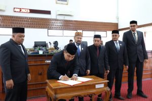 Pj Bupati dan Ketua DPRK Aceh Besar Tandatangani Nota Kesepakatan Perubahan KUA dan PPAS