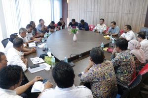 Pj Bupati Aceh Besar fasilitasi Pengurus Asosiasi Galian C dan Sopir Dumtruk