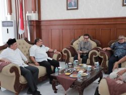 Pj Bupati Iswanto Antar Wamen Kominfo Kembali ke Jakarta