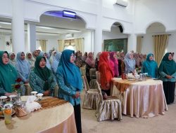 Meriahkan Hari Ibu, PKK Aceh Besar Gelar Lomba Marhaban dan Jahit Kancing Baju Sekolah