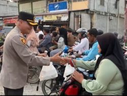 Tebar Keberkahan, Polres Aceh Utara Bagikan Takjil di Bulan Ramadhan