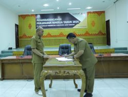 Pj Bupati Asra Pimpin Penandatanganan Perjanjian Kinerja Kepala Perangkat Daerah Tahun 2024