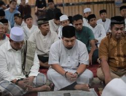 Pj Bupati Aceh Besar Hadiri Peringati Malam Nuzulul Qur’an di Masjid Al Munawwarah