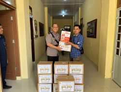 Polres Aceh Timur Memberikan 253 Bingkisan Lebaran Kepada Wartawan