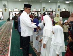 Bupati Madina Santuni 977 Anak Yatim di Masjid Agung Nur Ala Nur