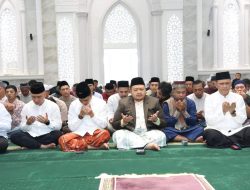 Rayakan Idul Fitri 1445 H, Bupati Tapsel Ajak Masyarakat Tingkatkan Amal Kebaikan