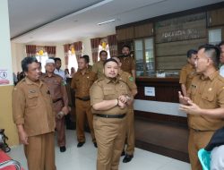 Masuk Kerja Pasca Cuti Lebaran, Bupati Tapsel Lakukan Kunjungan Ke Beberapa OPD