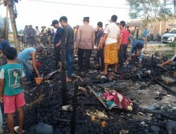 Kebakaran Musnahkan Ruko Ayam Potong, Satu Warga Terluka