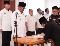 Bupati Sukhairi Lantik Direktur PDAM Tirta Madina