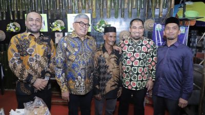 Pj Bupati Aceh Besar Dampingi Pj Gubernur Saat Tinjau Stand Aceh Besar di TTG XXV