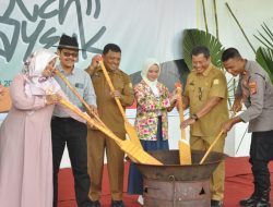 Wakili Pj Bupati, Sekda Aceh Besar Buka Kenduri Aceh Rayeuk di Kota Jantho