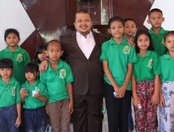 Kedatangan Bupati Tapsel dan Thariq Disambut Hangat Anak-Anak Sekolah Minggu