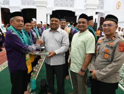Sekda Sulaimi Lepas 47 Jamaah Calon Haji Aceh Besar