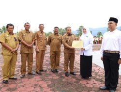 Pj. Bupati Aceh Besar Muhammad Iswanto SSTP MM menyerahkan SK Kepada 93 PPPK