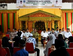 Pemko Langsa Serahkan Santunan Puluhan Anak Yatim di Pendopo Walikota
