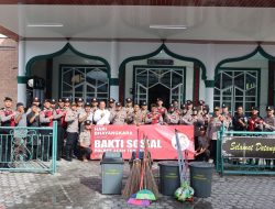 Sambut Bhayangkara Ke 78, Polres Aceh Tengah Gelar Bakti Sosial di Masjid