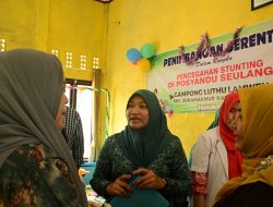 Pj Ketua Pembina Posyandu Aceh Besar Tinjau Timbang Serentak di Luthu Lamweu