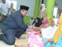 Bupati Tapsel Serahkan ZIS Secara Serentak ke Seluruh Kecamatan se-Tapsel