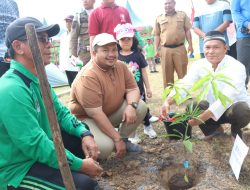 Bupati Tapsel Ajak Masyarakat Untuk Selalu Menjaga Kelestarian Lingkungan