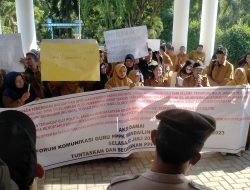 Ratusan Guru P3K Geruduk Kantor Bupati dan kantor DPRD Madina
