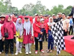 Masyarakat Sragi Ramaikan Ikut “Jalan Sehat Wisata Gembira”