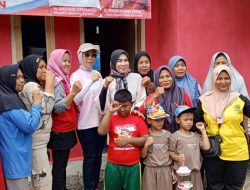 Serahkan Kunci Bedah Rumah Warga Rajabasa, Bunda Winarni: Jaga dan Rawat dengan Baik