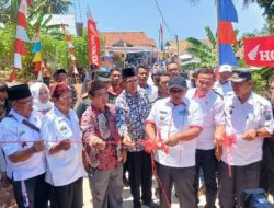 Bupati Nanang Ermanto Resmikan Pembangunan Jalan Rabat Beton Dusun Way Baru Desa Bakauheni