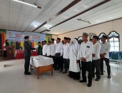 Lantik Tuha Peut Gampong, Ini Pesan Camat Fauzi Saputra