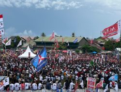 Masa Pendukung TARSA Cubub Aceh Barat Nomor Urut 01 Padati Lapangan Kuta Padang
