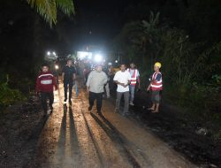 Bupati Tapsel Tinjau Pengaspalan Jalan di Angkola Selatan, Warga Sambut Antusias