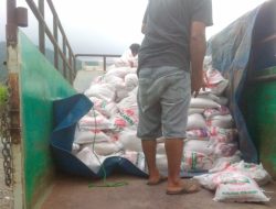 Ketua Relawan Matahari Tapsel Awal Siddik Ritonga Salurkan Bantuan Korban Banjir di Kecamatan Batang Angkola dan Sayur Matinggi Tapanuli Selatan