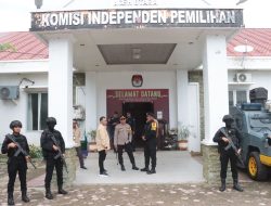 Pengamanan Melekat Rapat Pleno Berjalan Mulus, Kapolres Cek Langsung Kesiapan Personel