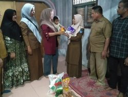 Perangkat Gampong Seuriget Kunjungi Anak Penderita Stunting