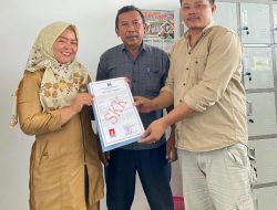 Gabungan Wartawan Indonesia (GWI) DPC Terima SKK dari Kesbangpol Pesibar